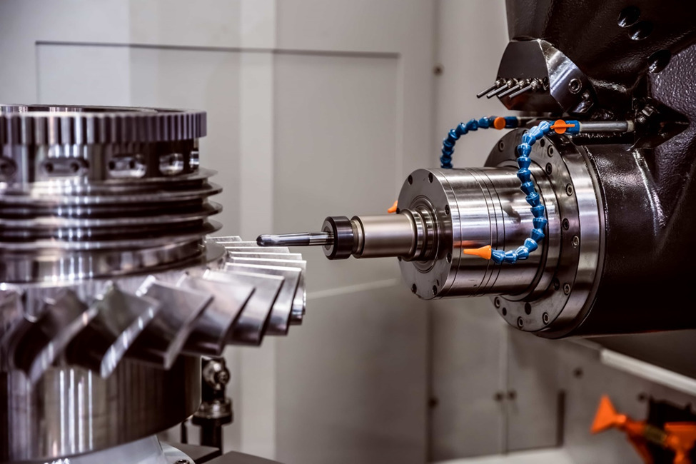 A-horizontal-CNC-milling-machine-performing-a-mill